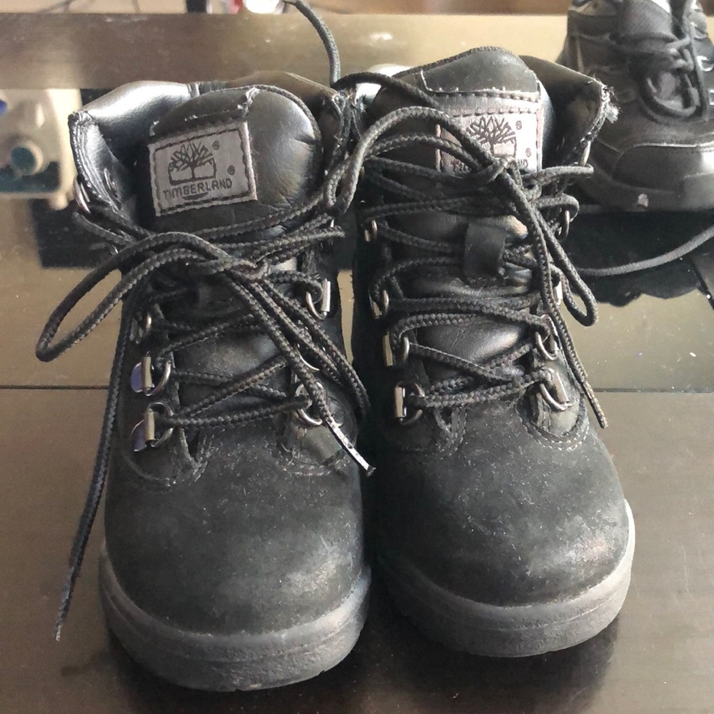 Black Timberland boots in almost new condition